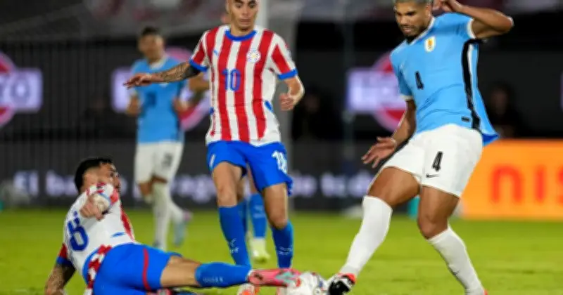 Hermano de Ronald Araujo culpa a Bielsa por lesión del defensor uruguayo