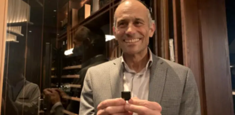 IA, una trampa de amor artificial: Mois Navon alerta sobre riesgos