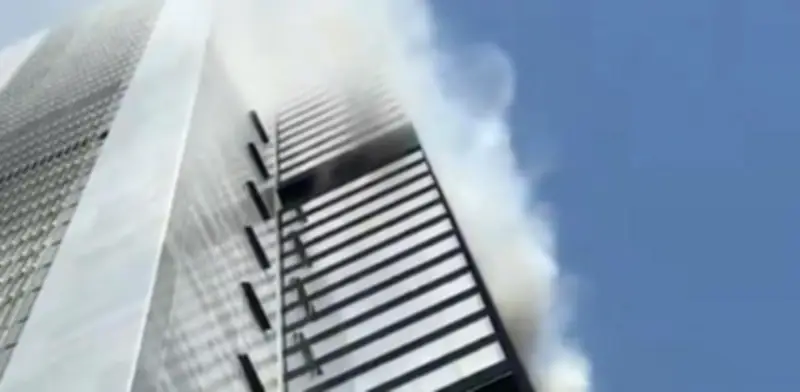 Incendio en la Torre Moeve, el segundo rascacielos más alto de España