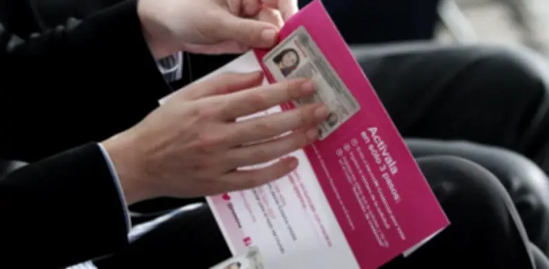 INE emite credencial para votar con opción de género no binario y más inclusión