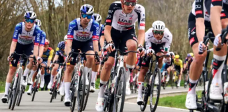 Isaac del Toro vuelve al Top 10 en el Tour Auvergne Rhone-Alpes