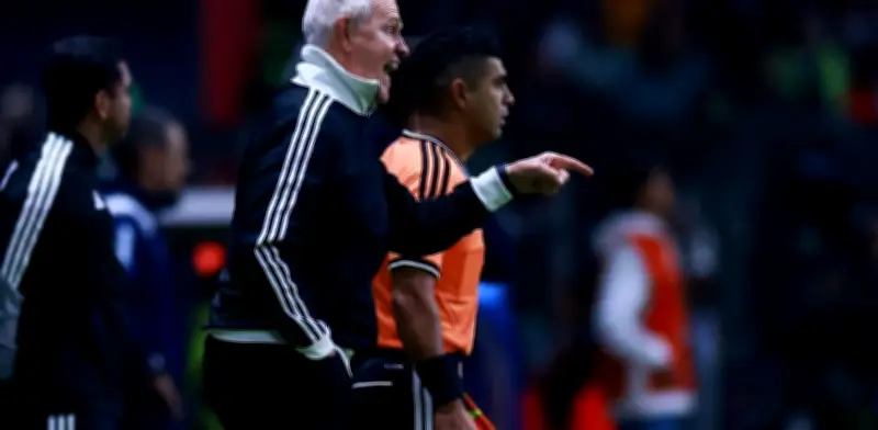 Javier Aguirre califica de "pendejada terrorífica" el gol de Serbia
