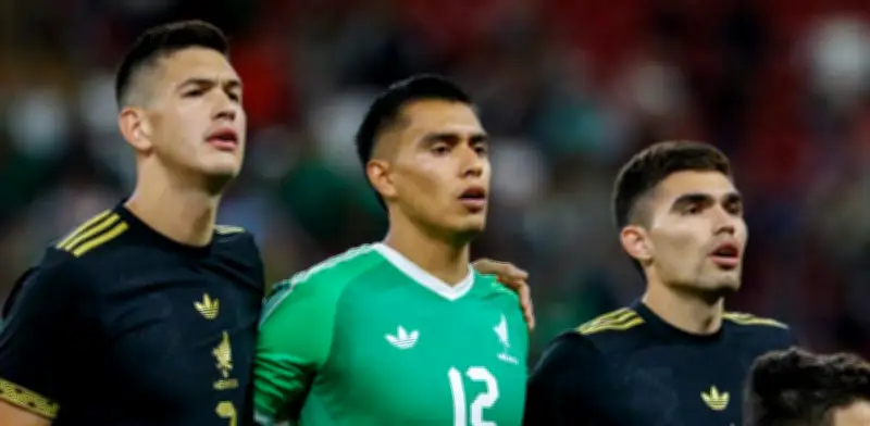 Javier Aguirre sorprende: César Montes es el capitán de México en el debut del Mundial 2026