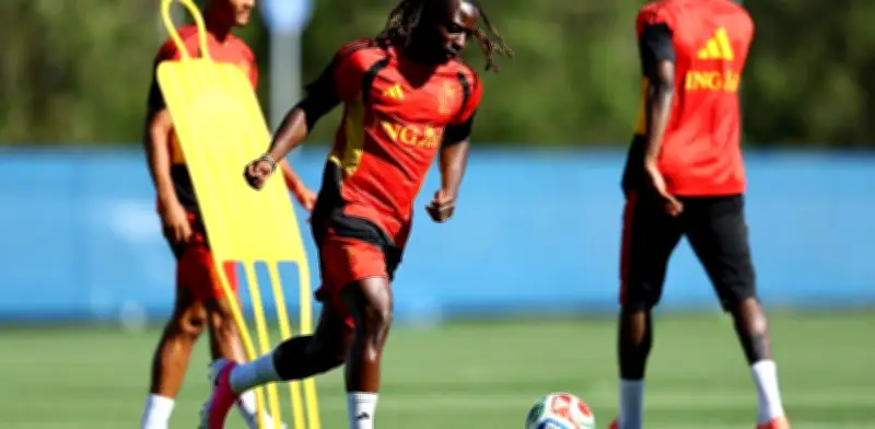 Jeremy Doku deja el Mundial 2026 para estar con su esposa que dio a luz
