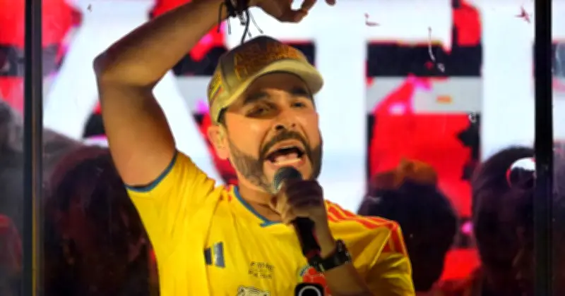 Justicia prohíbe a ultraderechista usar camiseta de Colombia en campaña