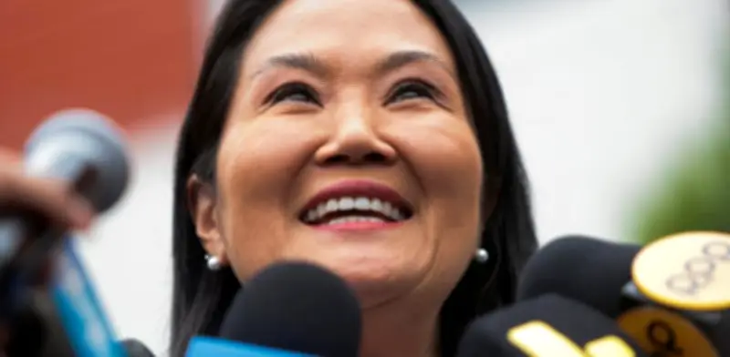 Keiko Fujimori mantiene estrecha ventaja en balotaje presidencial de Perú