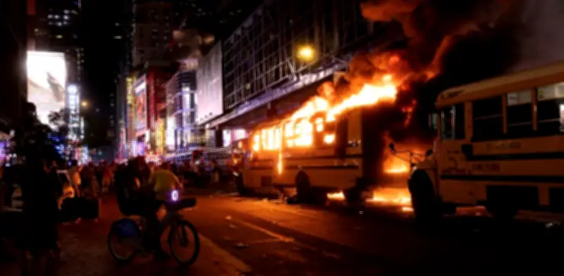 Knicks desatan caos en Nueva York: celebración termina con arrestos y disparos