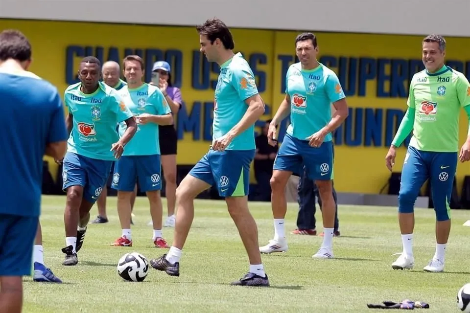 Leyendas brasileñas deslumbran en Coapa previo al duelo ante México