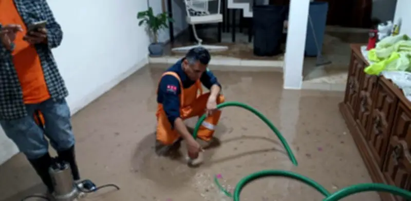 Lluvias intensas causan inundaciones y derrumbes en Hidalgo y Querétaro
