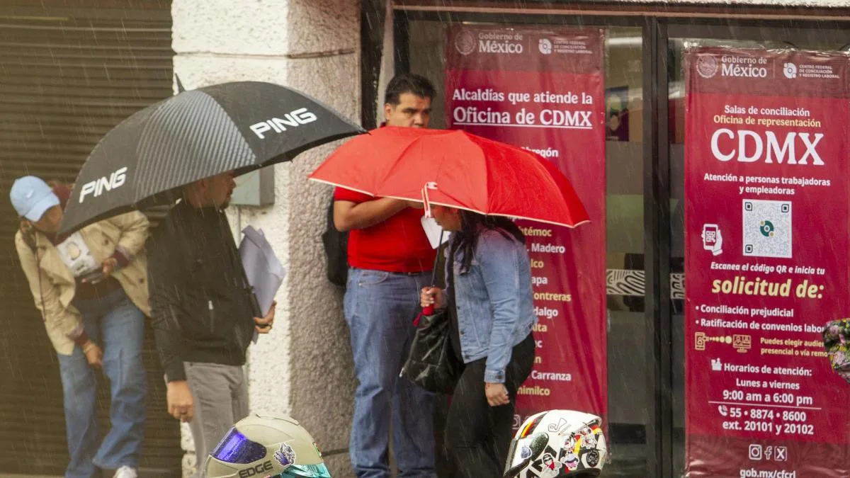 Lluvias y accidentes complican el martes en la CDMX