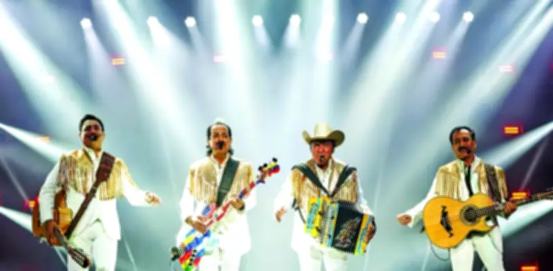 Los Tigres del Norte rugen con ambiente mundialista ante 60 mil fans en CDMX