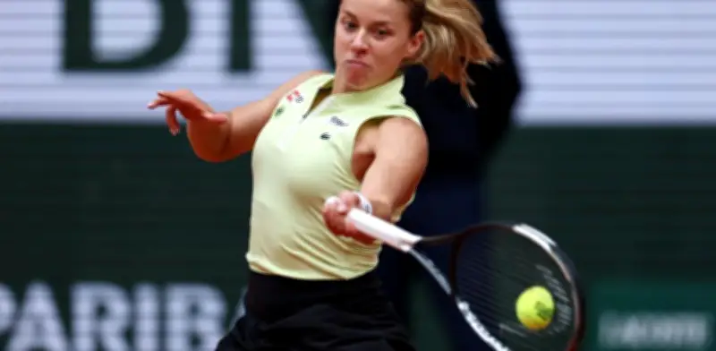 Maja Chwalinska: a la final de Roland Garros sin patrocinadores y con ropa de su clóset