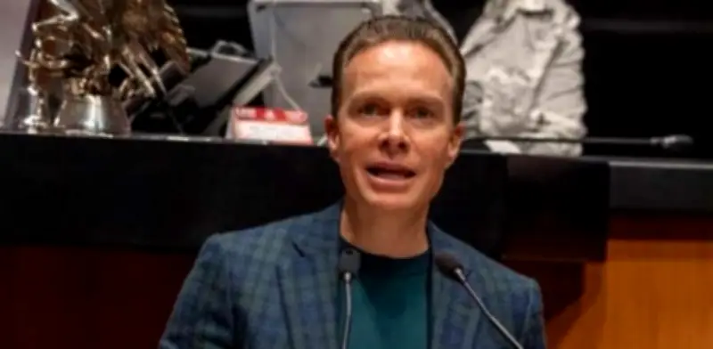 Manuel Velasco destaca en el Senado por su alta asistencia