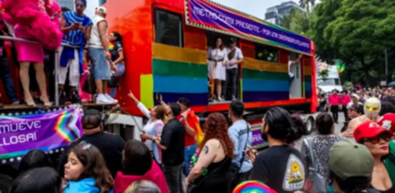 Marcha del Orgullo LGBT+ 2026 en CDMX reúne a 550 mil personas sin incidentes