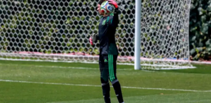 ¿Memo Ochoa titular en el Mundial 2026? Marca patrocinadora se adelanta