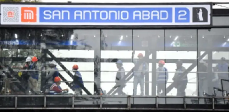 Metro cierra estaciones L2 y L3 para frenar manifestantes en CDMX