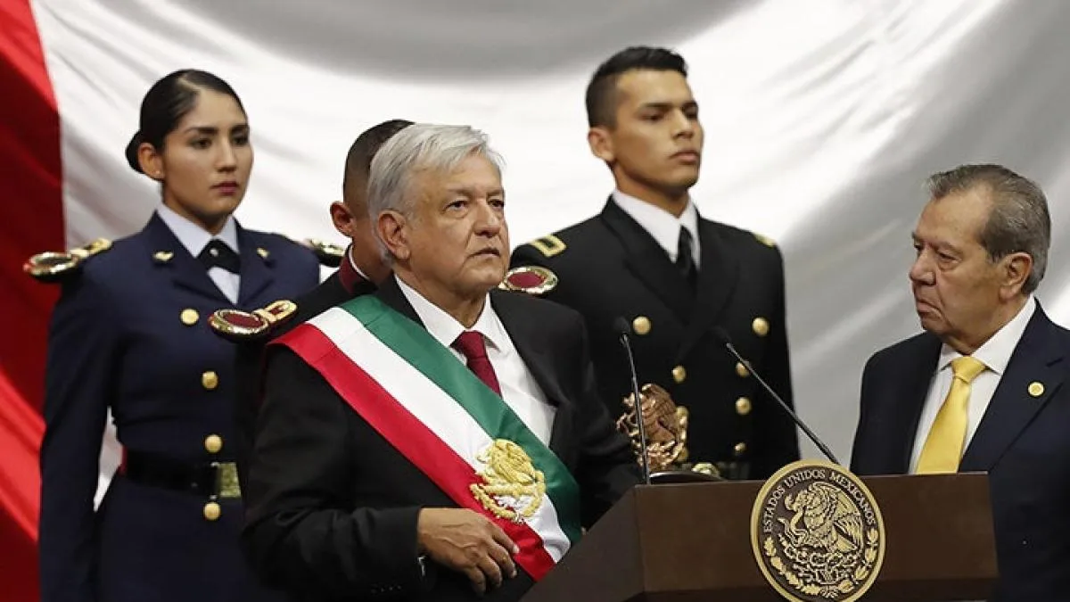 AMLO asume presidencia con multitudinario evento en el Zócalo
