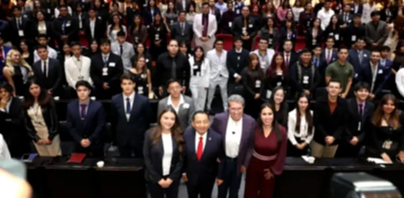 Monreal inaugura Tercera Edición del Parlamento Juvenil en San Lázaro