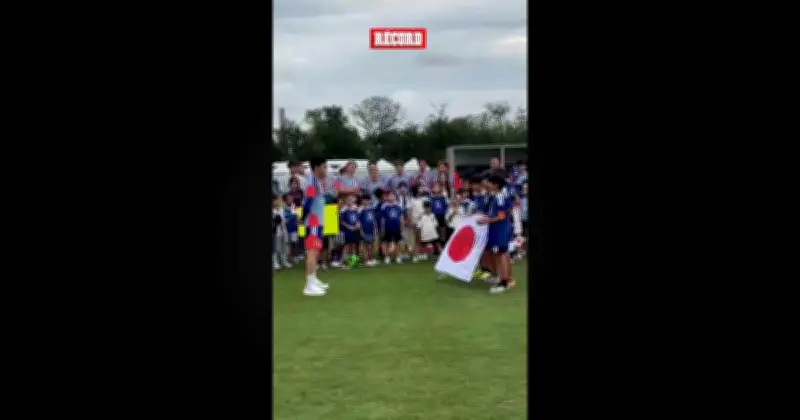 Niños japoneses conviven con la Selección de Japón en Monterrey