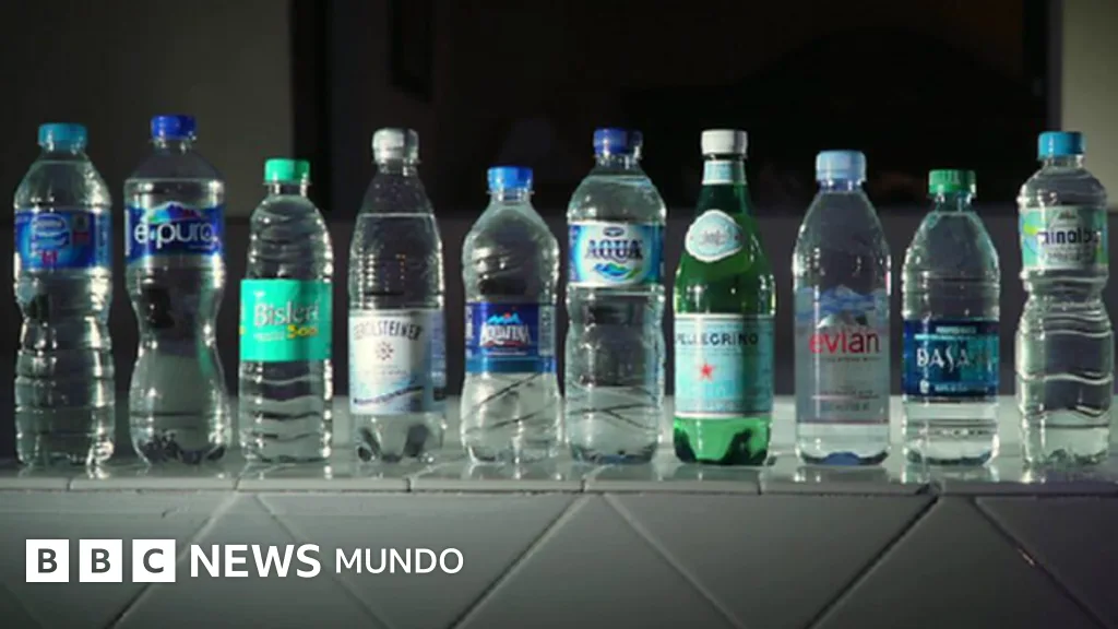 Hallazgo alarmante: partículas de plástico en botellas de agua de 11 marcas