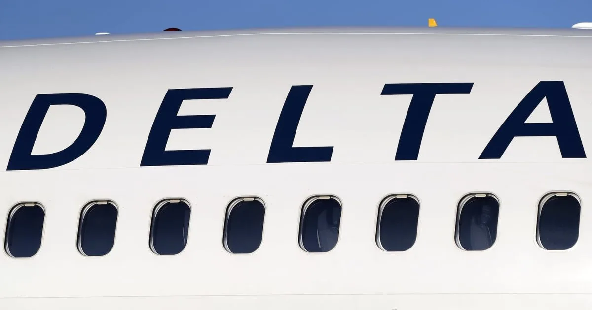 Nuevo video muestra el momento en que avión atropella a un intruso en Aeropuerto de Denver