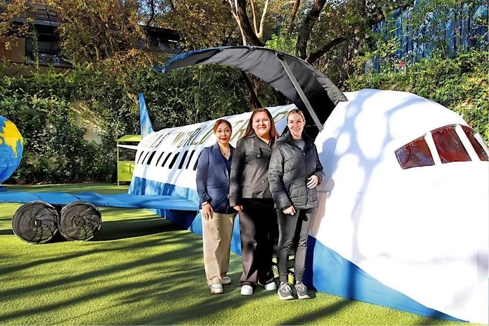 Oaks Leadership School Lleva a Estudiantes en Viaje Mundial de Liderazgo