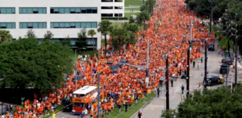 Pasé dos horas en la caravana naranja de Países Bajos en Houston rumbo al Mundial 2026