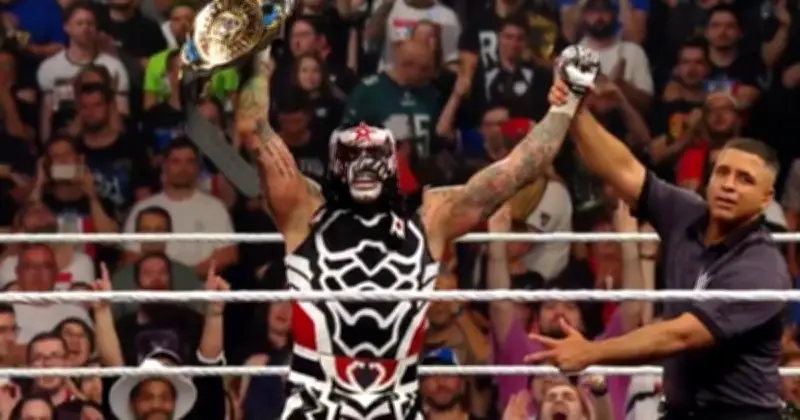 Penta vence a Rey Mysterio y llega a 9 defensas del Campeonato Intercontinental