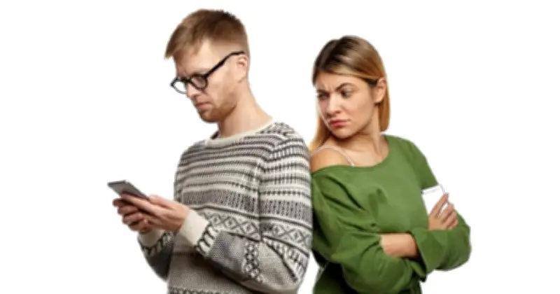 Phubbing: cuando ignoras a tu pareja por el celular y dañas la relación