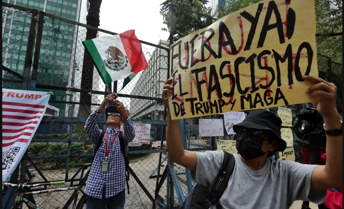 Extranjeros en San Miguel de Allende protestan contra política migratoria de Trump