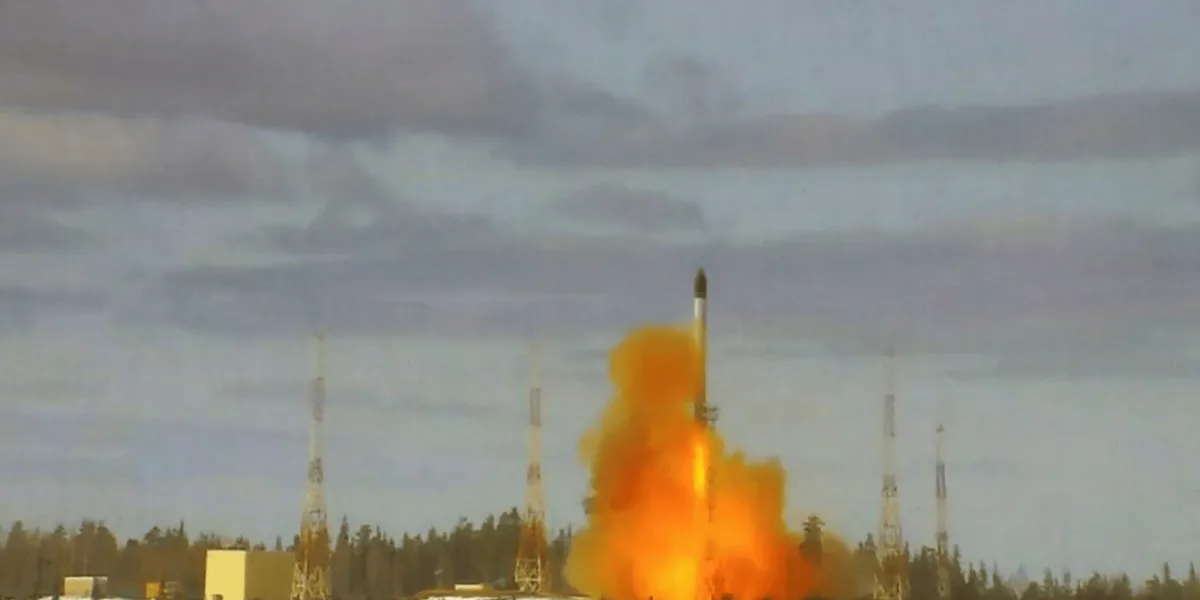 Putin Promete Despliegue del Misil Nuclear Sarmat para Fines de 2026