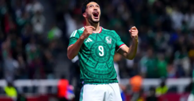 Raúl Jiménez iguala a Borgetti en la cima de goleadores del Tri