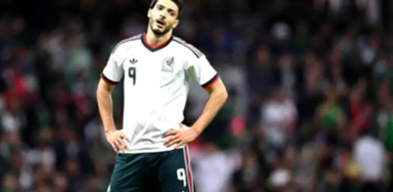 Raúl Jiménez se enfoca en el Tri ante su salida del Fulham y el interés del América