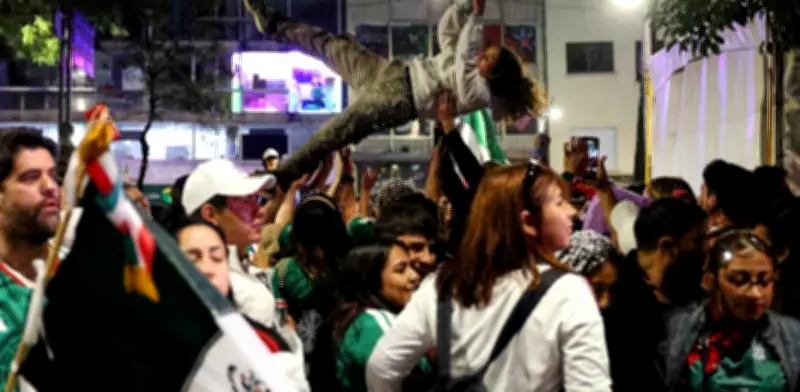 Récord histórico: 800 mil personas celebran en el Ángel pese a tormenta