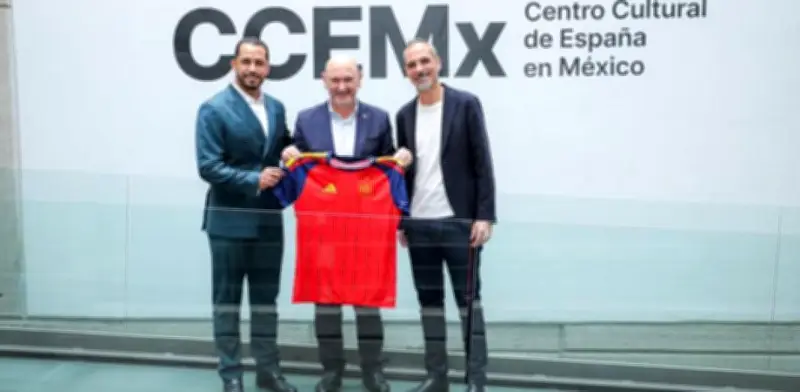 RFEF inaugura exposición mundialista en el Centro Histórico de CDMX