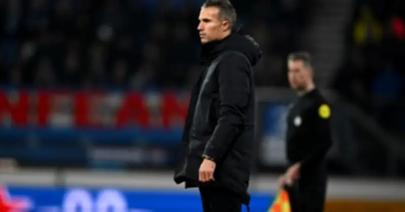 Robin van Persie deja el Feyenoord tras una temporada de altibajos