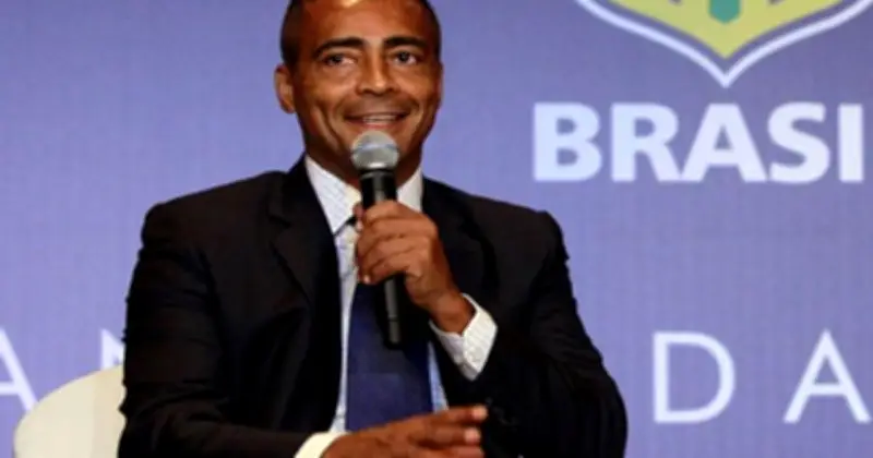 Romário se incluye entre los mejores futbolistas de la historia y abre el debate