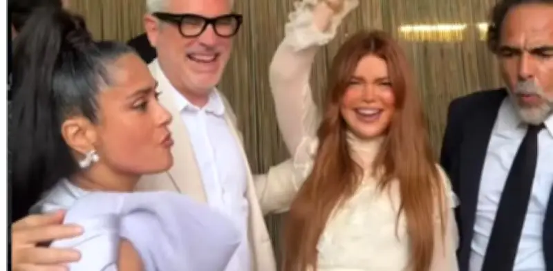 Salma Hayek, Cuarón e Iñárritu bailan en viral video de Bu Cuarón