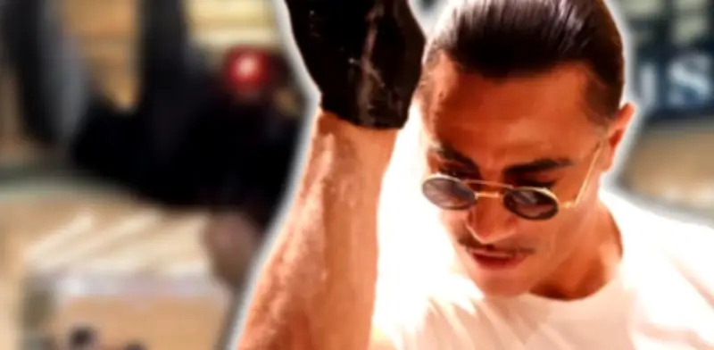 Salt Bae sorprende en festejos del Tri en el Ángel de la Independencia