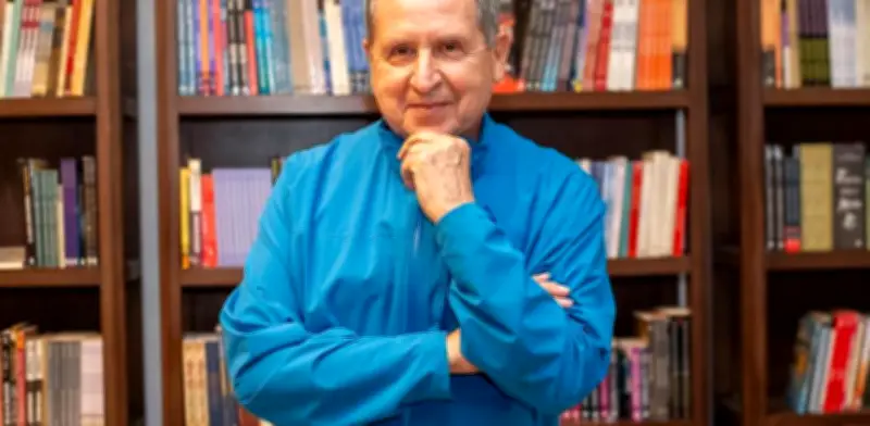 Salvador Alva llama a la rebelión humana en su libro 'Vidas plenas'