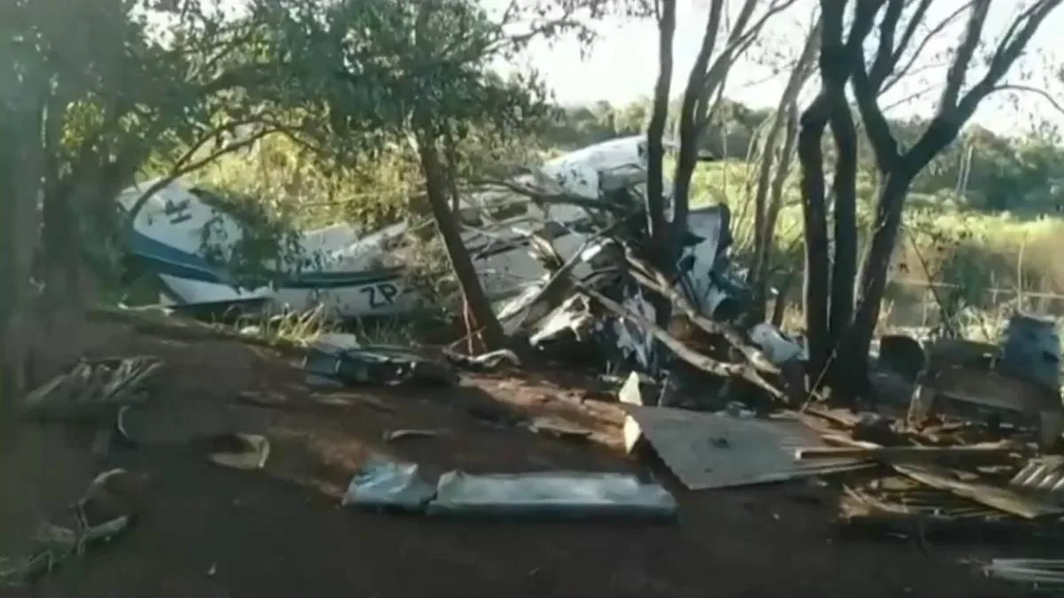 Saquean millones tras caída de avioneta en Paraguay
