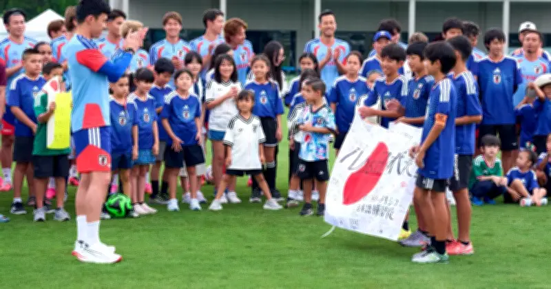 Selección de Japón vive emotivo encuentro con niños durante entrenamiento