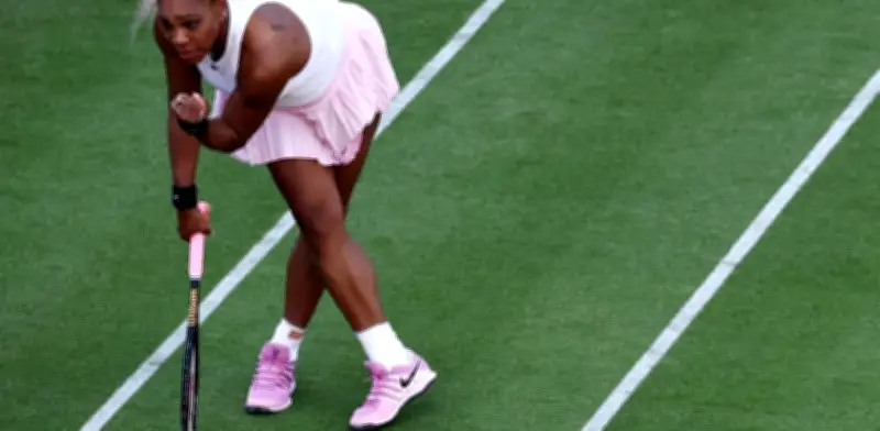 Serena Williams vuelve a las canchas a los 44 años con victoria en dobles