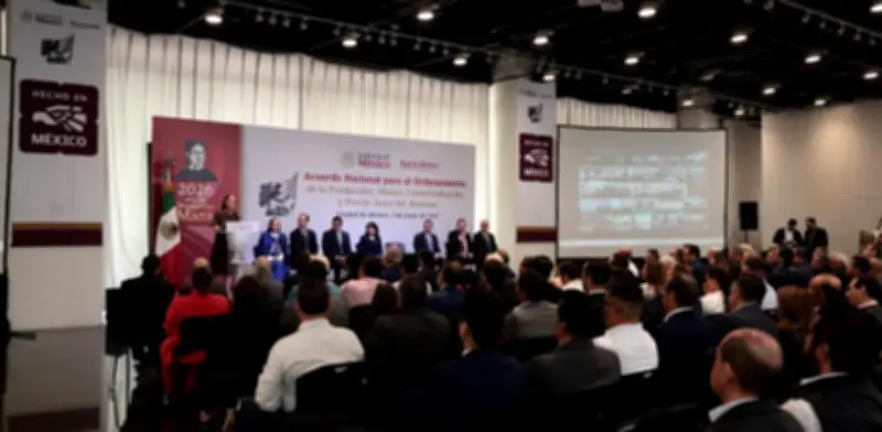 Sheinbaum acuerda con jitomateros priorizar mercado nacional sobre exportación
