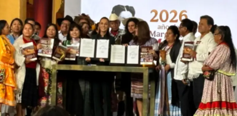 Sheinbaum firma convocatoria para consulta indígena con meta en octubre