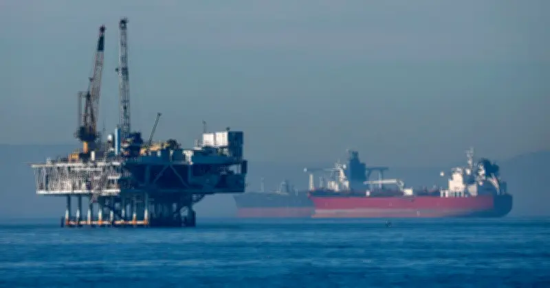 Slim prevé alza petrolera de 1 mdb, pero datos muestran otra realidad