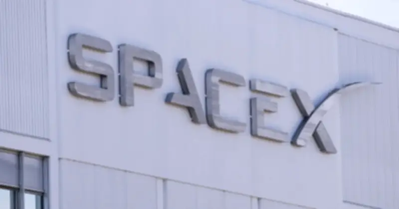 SpaceX firma contrato millonario con Google antes de su salida a bolsa