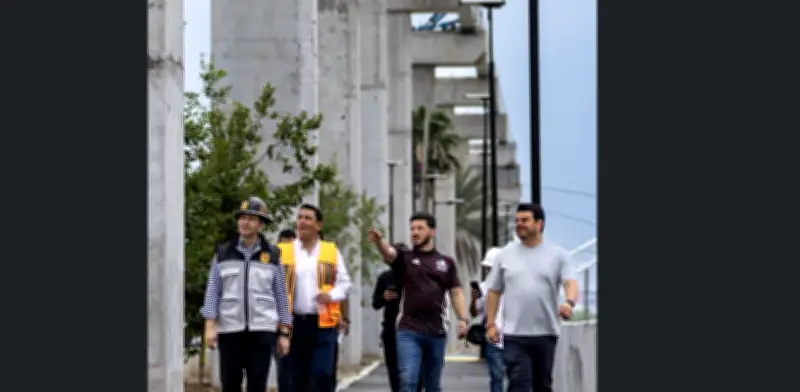Supervisan avances de puentes peatonales de Línea 4 del Metro en NL