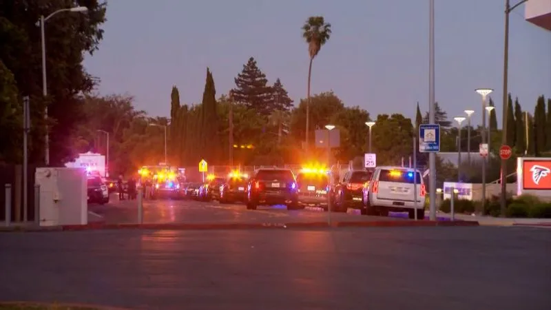Tiroteo tras graduación en California deja un muerto y tres heridos