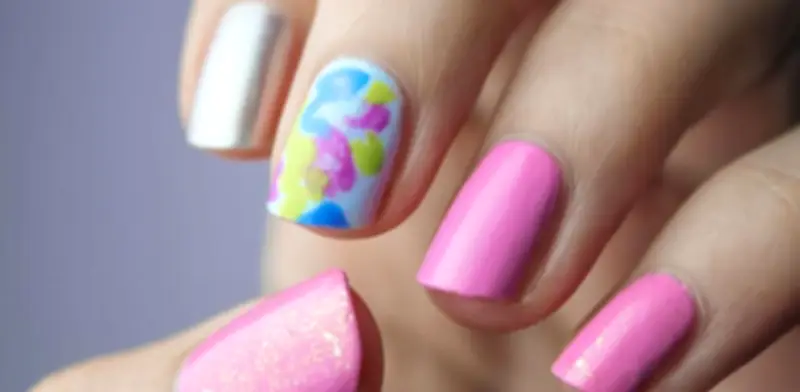 Tonos de uñas perfectos para piel apiñonada: elegantes y exquisitos
